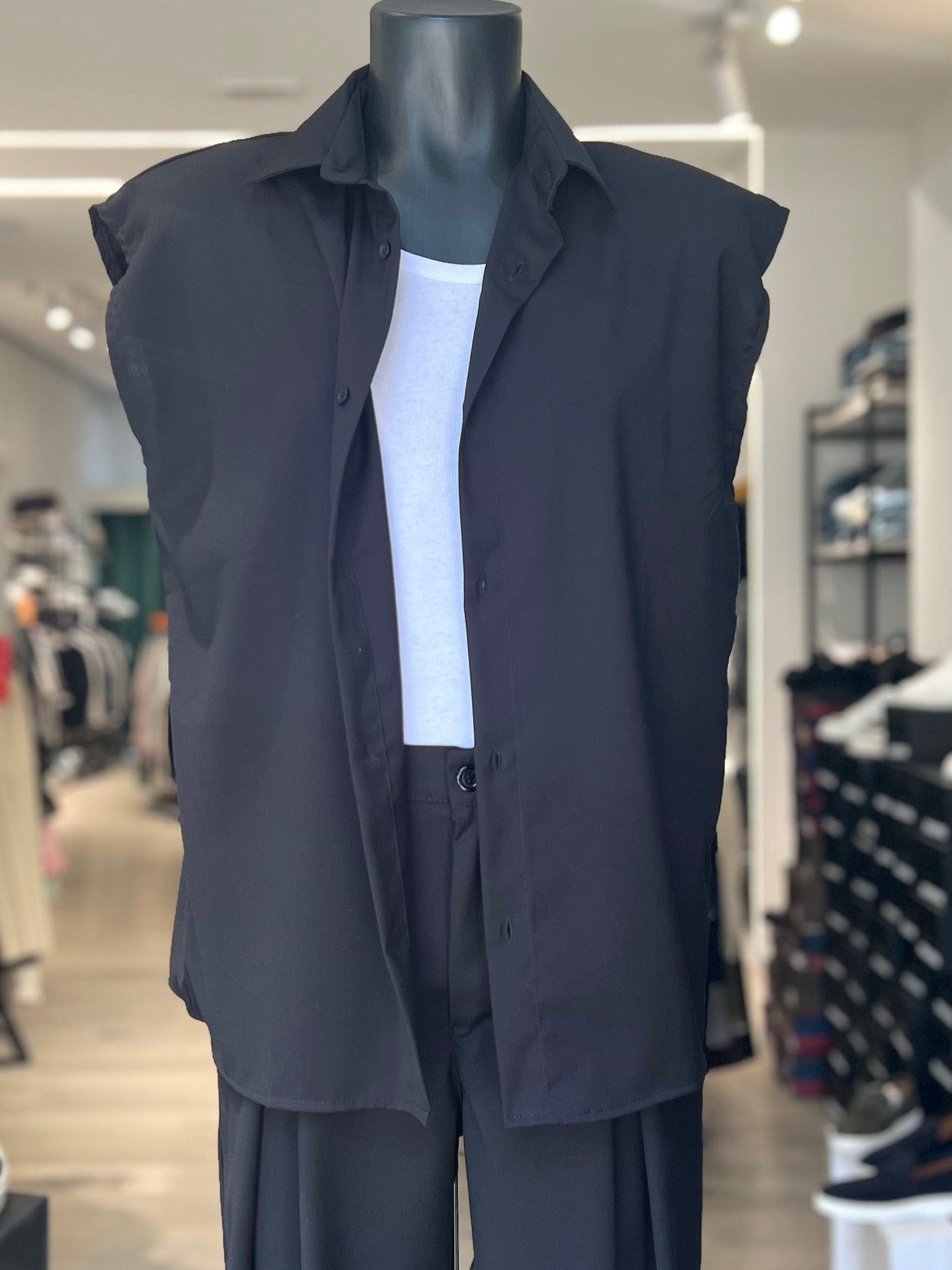COORDINATO SMANICATO CON BERMUDA
