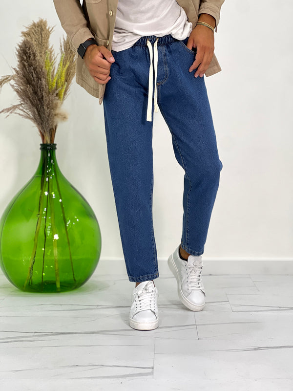 JEANS CON ELASTICO IN VITA 552