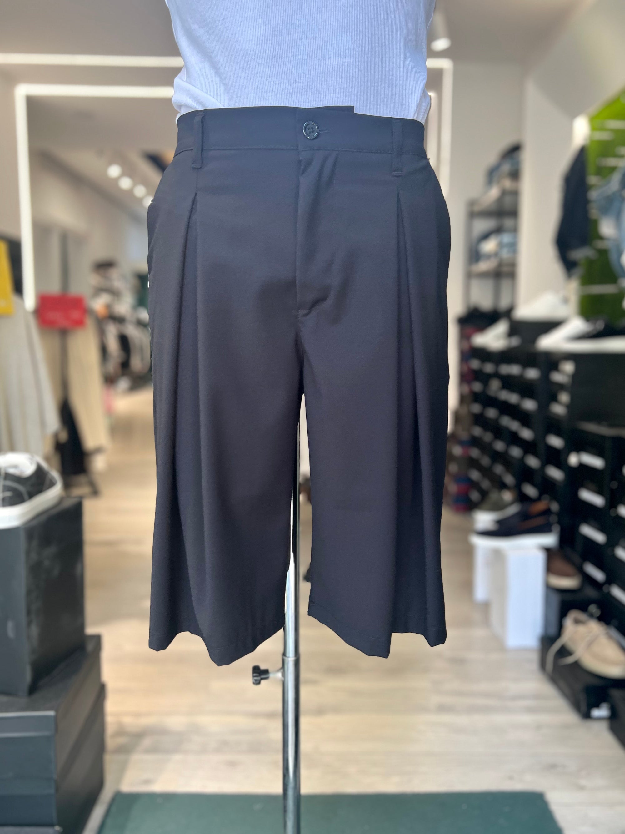 COORDINATO SMANICATO CON BERMUDA